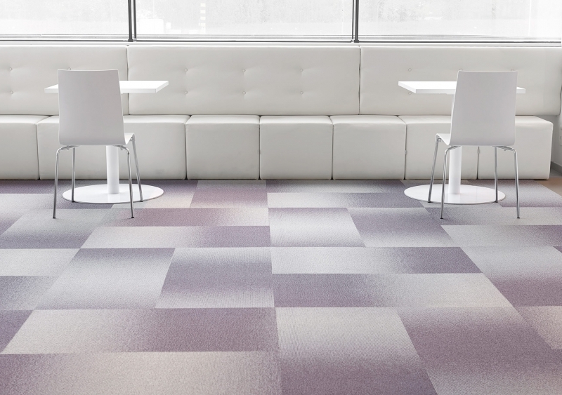 instalación de moqueta en salas de descanso en hoteles